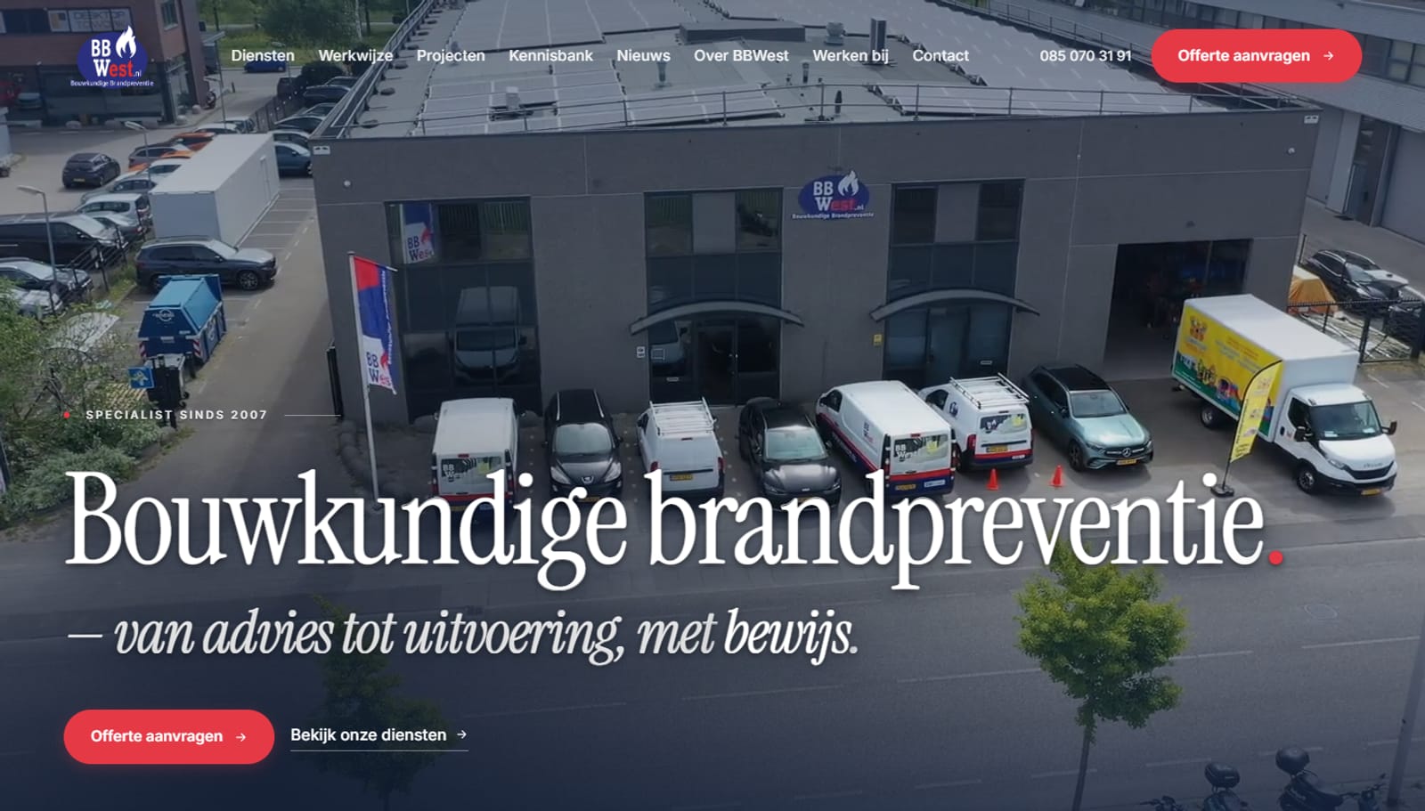 De nieuwe website van BBWest op het scherm
